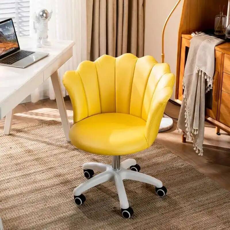 背もたれ付きシンプルモダン会社用回転式ソフトベルベットチェア - Office Furniture Company のレビューと価格